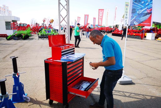 KING TONY booth - 06