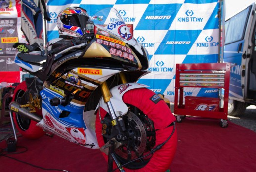 Coche de carreras y KING TONY TOOLS - 01