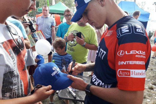 賽車手簽名會-12