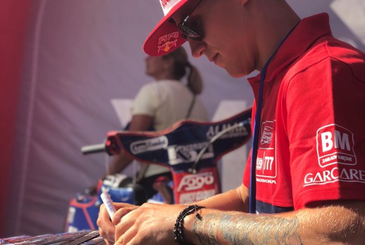 賽車手簽名會-06