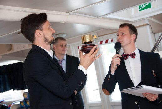 纪念品是代表销售KING TONY出色的经销商