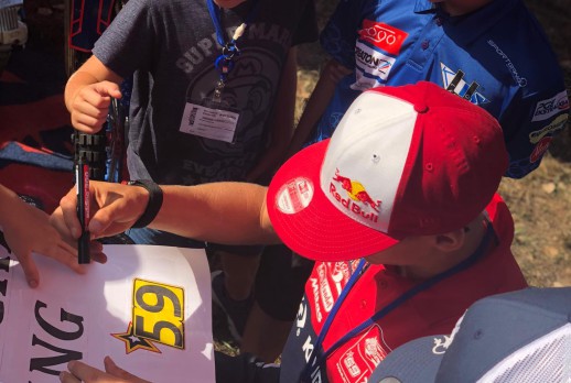 賽車手簽名會-17