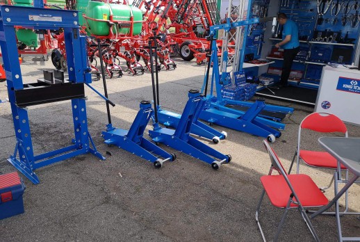 KING TONY booth - 08