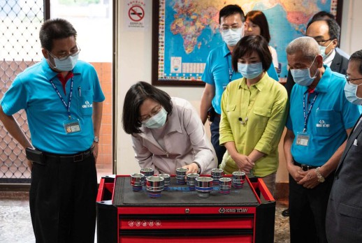 蔡总统在看套筒的差异