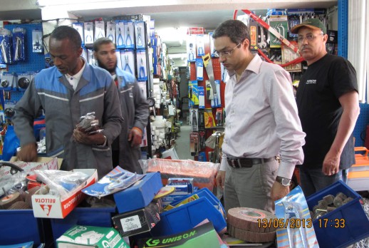 KING TONY与客户 - 03