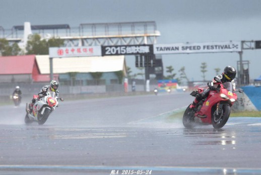 Racing en la lluvia-01