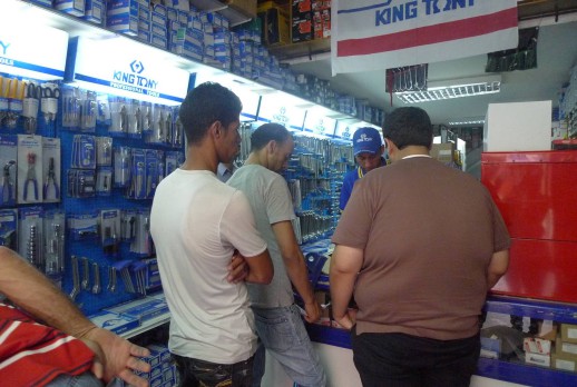 KING TONY与客户 - 02