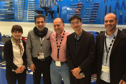 与顾客合照 - 03