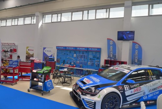 KING TONY booth & Racing car - 01