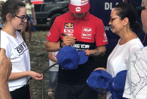 賽車手簽名會-13