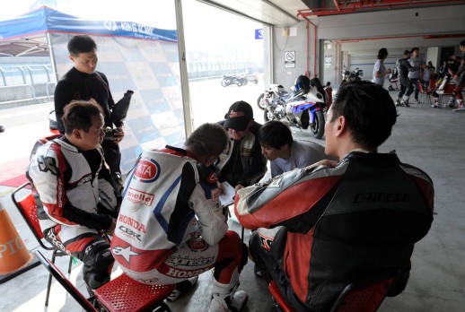 The coach taught the students - 04