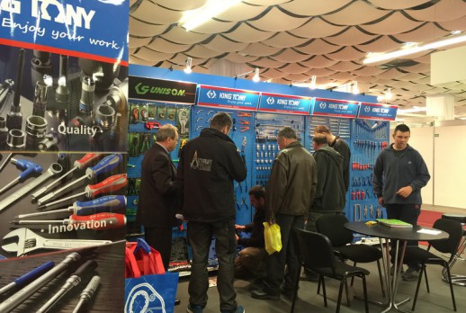 消费者参访 KING TONY 摊位 - 05