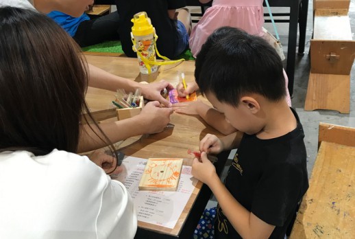 亲子彩绘小立钟-2