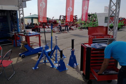 KING TONY booth - 07