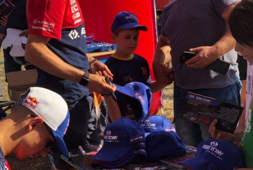 賽車手簽名會-11