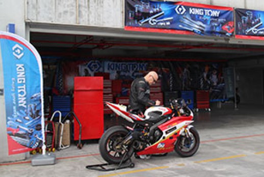 The 2016 Class of California Superbike School